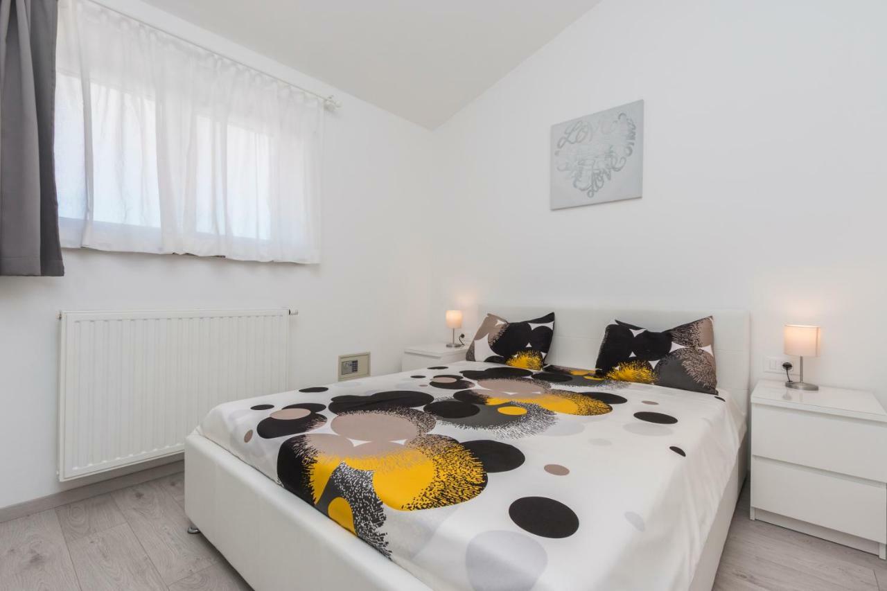 Apartments Igor Медулин Экстерьер фото
